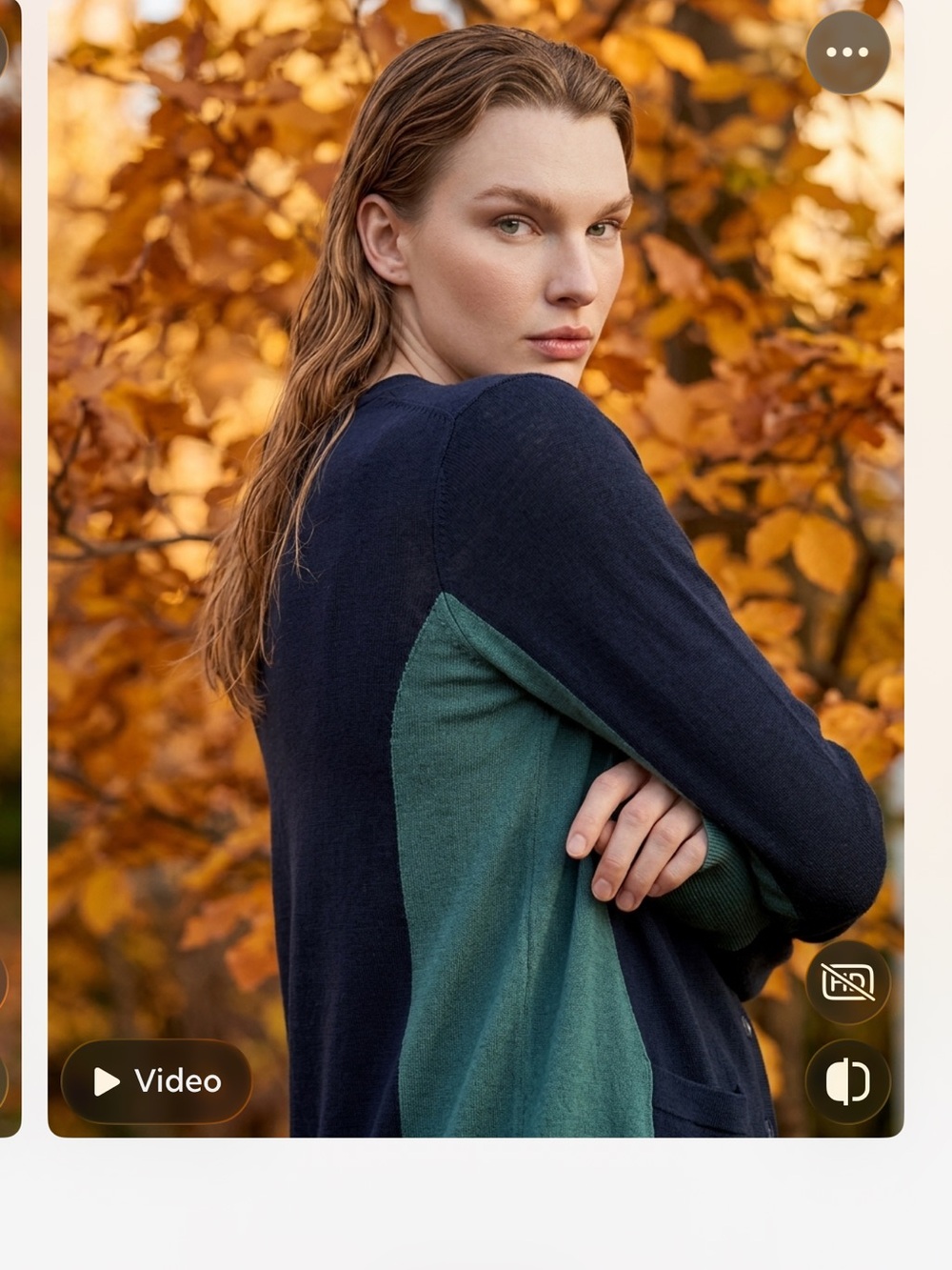 Authentic Vera Wang Navy and Teal Slim V-Neck Cardigan